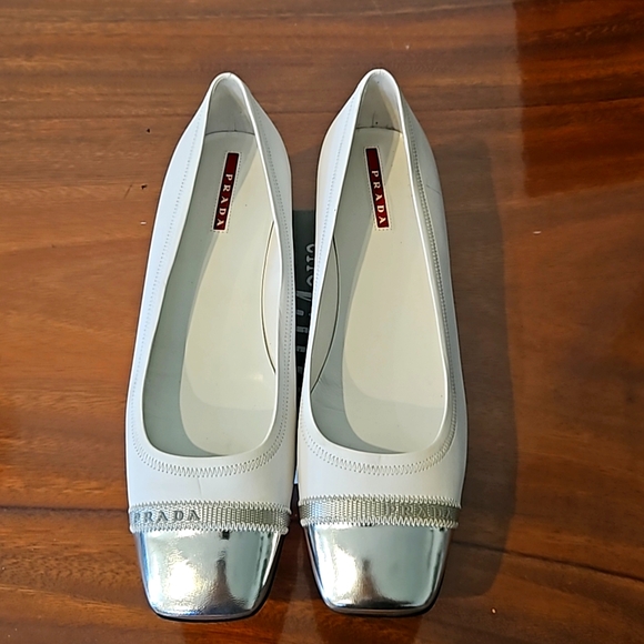 Prada white leather square toe flats, 1/2" heel. Size EU 39 look new - Picture 1 of 10